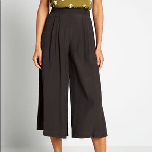 ModCloth Wide Leg Cropped Pants